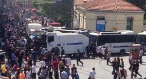 istiklal_caddesinde_yuruyus_yasak_h13691